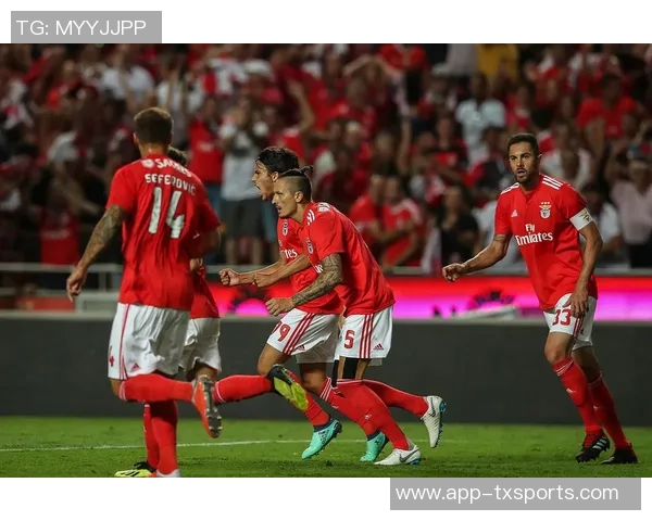 AC米兰近期对阵萨索洛战绩不佳近7场仅获2胜2平3负处于劣势