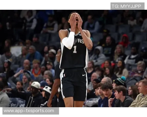 文班亚马上半场表现亮眼9投4中贡献10分5篮板1盖帽 文班亚马上半场表现亮眼9投4中贡献10分5篮板1盖帽